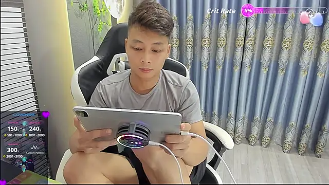 Naughty___asian webcam