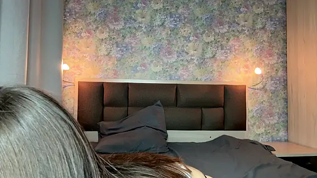 LoraDavi live cam on StripChat