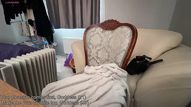 emily_is_here_ webcam