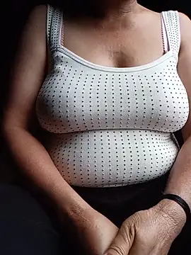 Agnes-baby live cam on StripChat