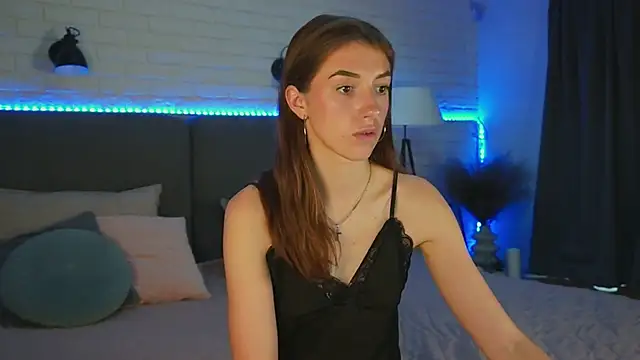 SweetVikki webcam