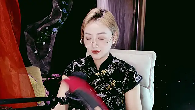 Unique_Mia webcam