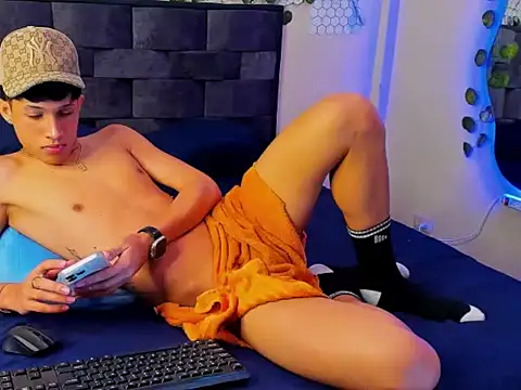 adam_lovee webcam