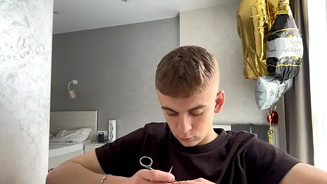 SoloFury live cam on StripChat