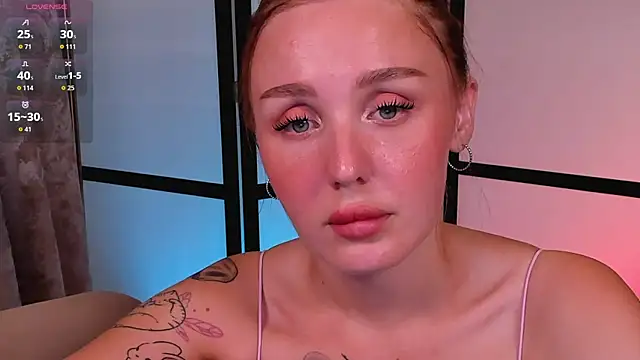 LianaFord live cam on StripChat
