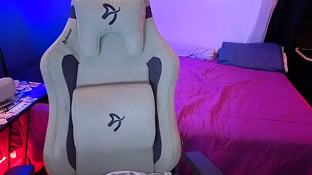 miacanela_xo