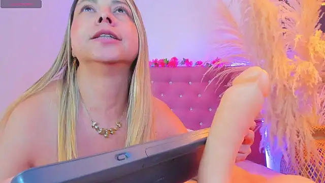 Watch _sexybunny_ live on EroticFlix - High definition streams