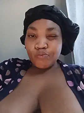 BeverlyQueen15 webcam