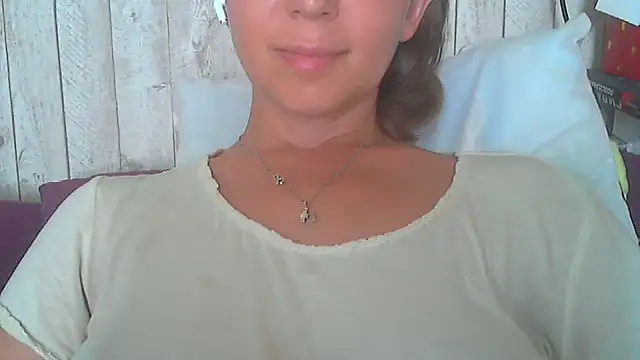 Bella--White webcam
