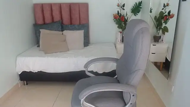 isabella_roja webcam