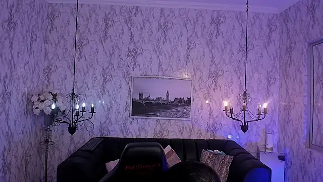MhilaMoon webcam