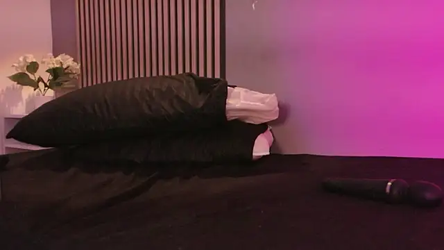 AdeleRouss webcam