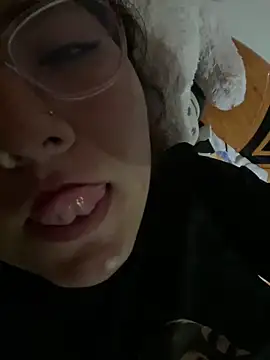 Watch DirtyCerezita live on EroticFlix - High definition streams