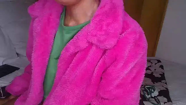 Bella_2025 webcam
