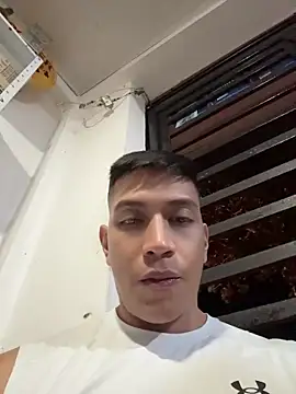 OliverWest04 webcam