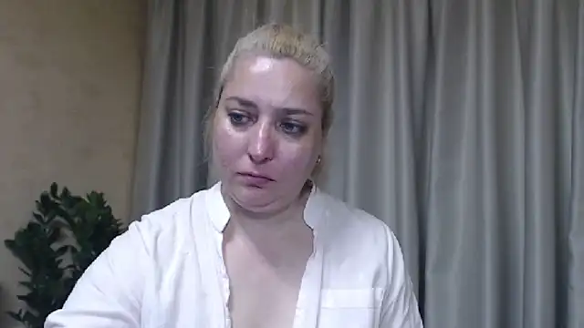 sweetpussy13 webcam