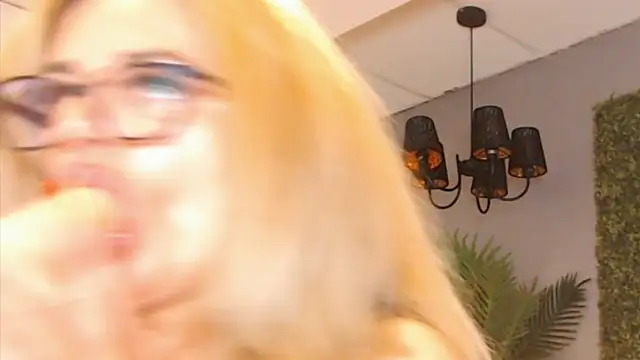 ElviraZoi webcam
