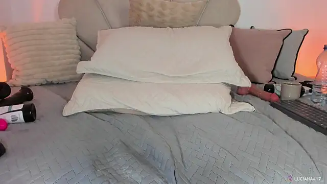 _luuciana_ webcam