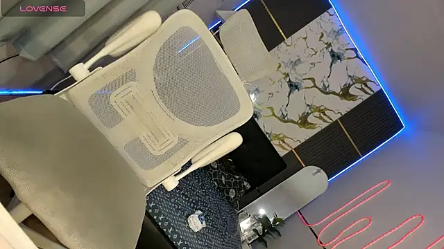 Alexa_therealhorsecock webcam