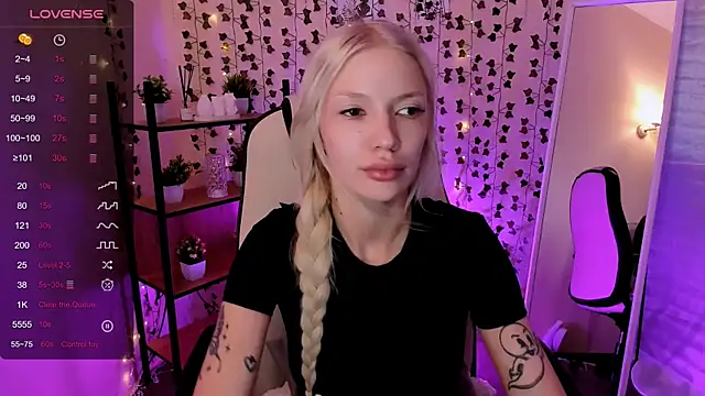 AnyaTaylor_ webcam