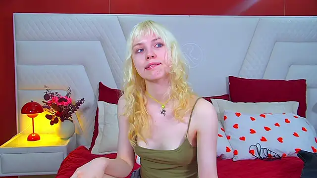 HannahHollis live cam on StripChat