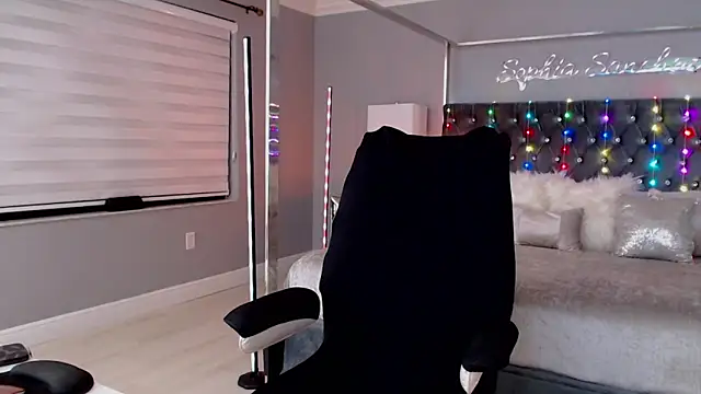theofficialsophiasanchez live cam on StripChat