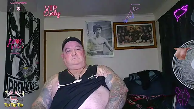 KINKYBLUEYES69 webcam