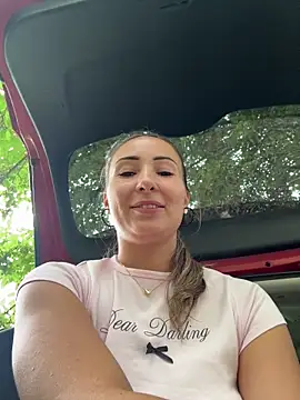 Wonder_Kari webcam