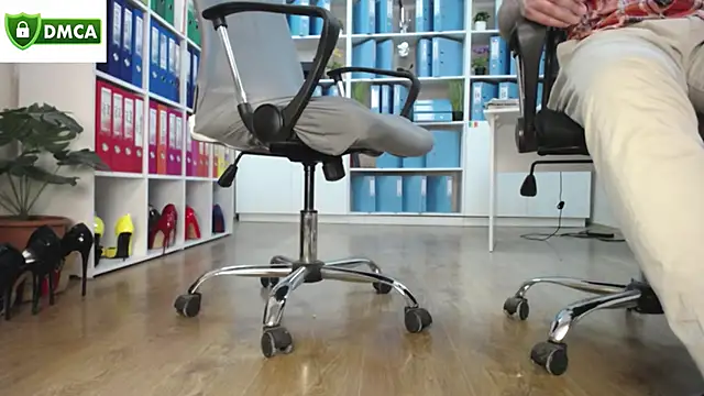 secret-office (G milf) - Bring me to orgasm ;)