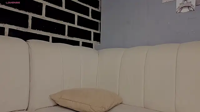 Goddivaa live cam on StripChat