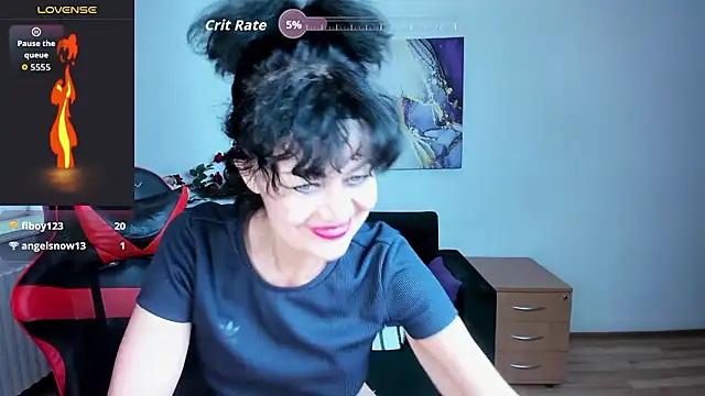 silvia_wallec (F mature) - I'll spread my legs and show you my puss