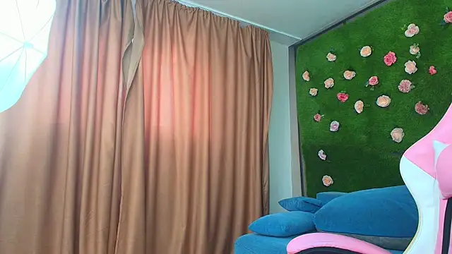 ammyflirty - AmmyFlirty's free webcam - UK Sex Cams
