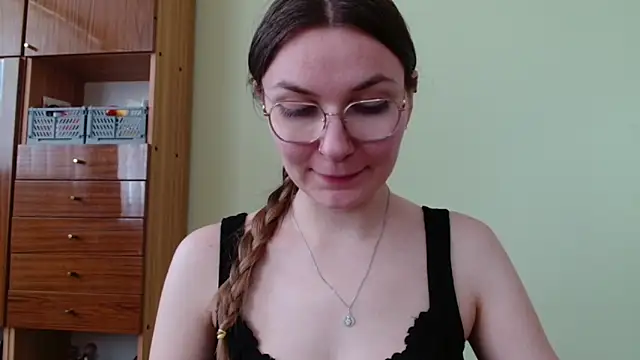 LooveELLYx webcam
