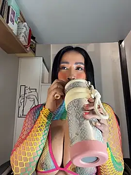Watch AsianMilfSheryl live on EroticFlix - High definition streams
