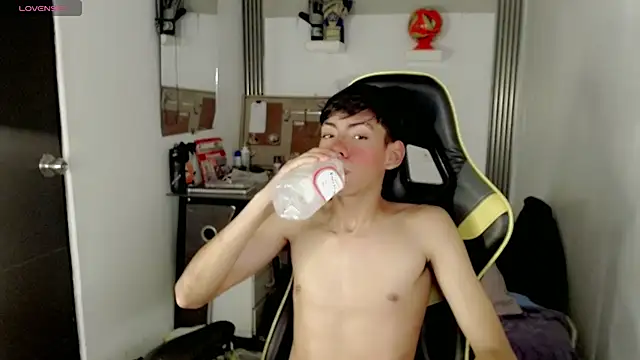 liarr_ (M twink) - play with saliva and ass