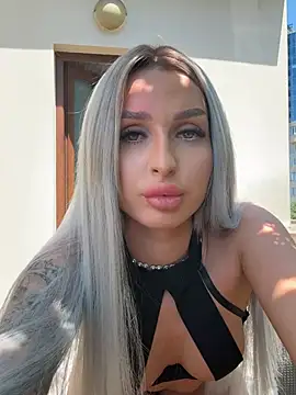 ArianaXO_