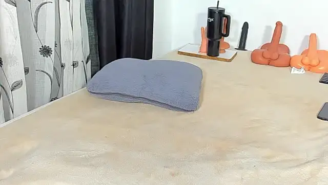 CREAMY_BUBBLEGUM webcam