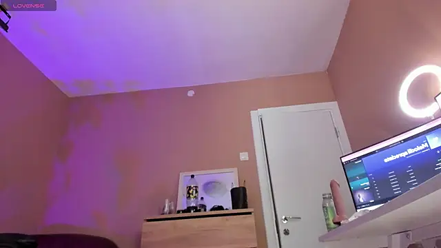 KaylaLaine webcam