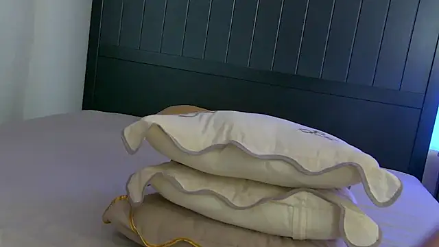 yanira_muslim (F young) - Anal dilldo