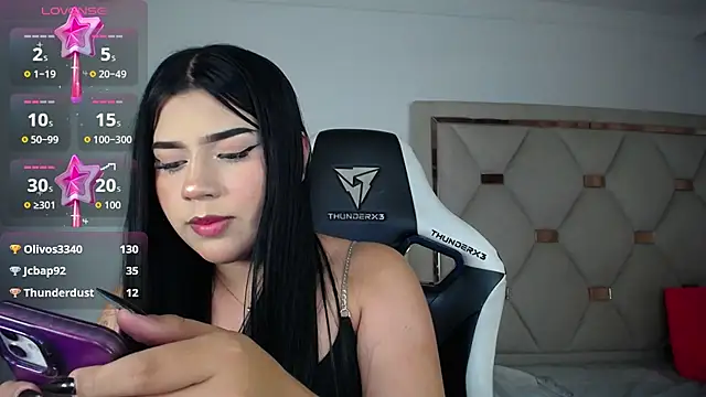 ashley_piinkk_ (T teen) - show feet 💋