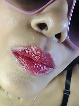 Watch Ivy_the_goddess live on EroticFlix - High definition streams