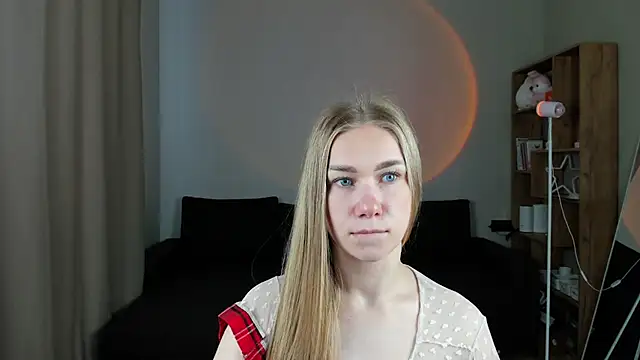 annaalexarti (F young) - 😇tease and dance😇