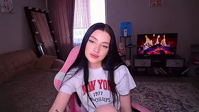 yoursLina webcam
