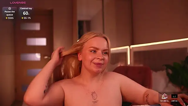 LisaLove3 webcam