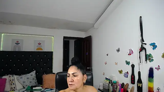 mature_bigboobs10 webcam