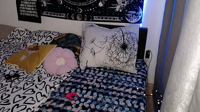 AlienforTwenty webcam