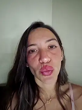 loveuu-bae webcam