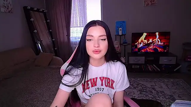 yoursLina webcam