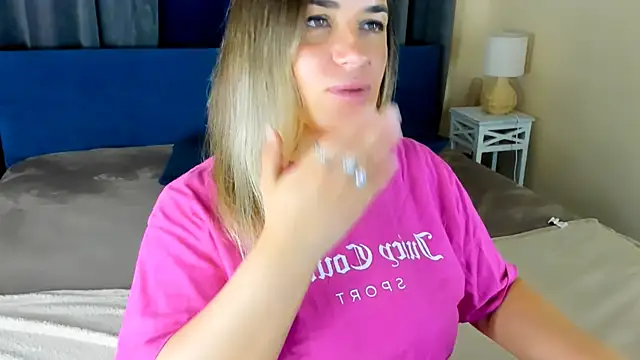 JuicyMillena webcam