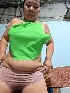 queen-18200 - Queen-18200's free webcam - UK Sex Cams